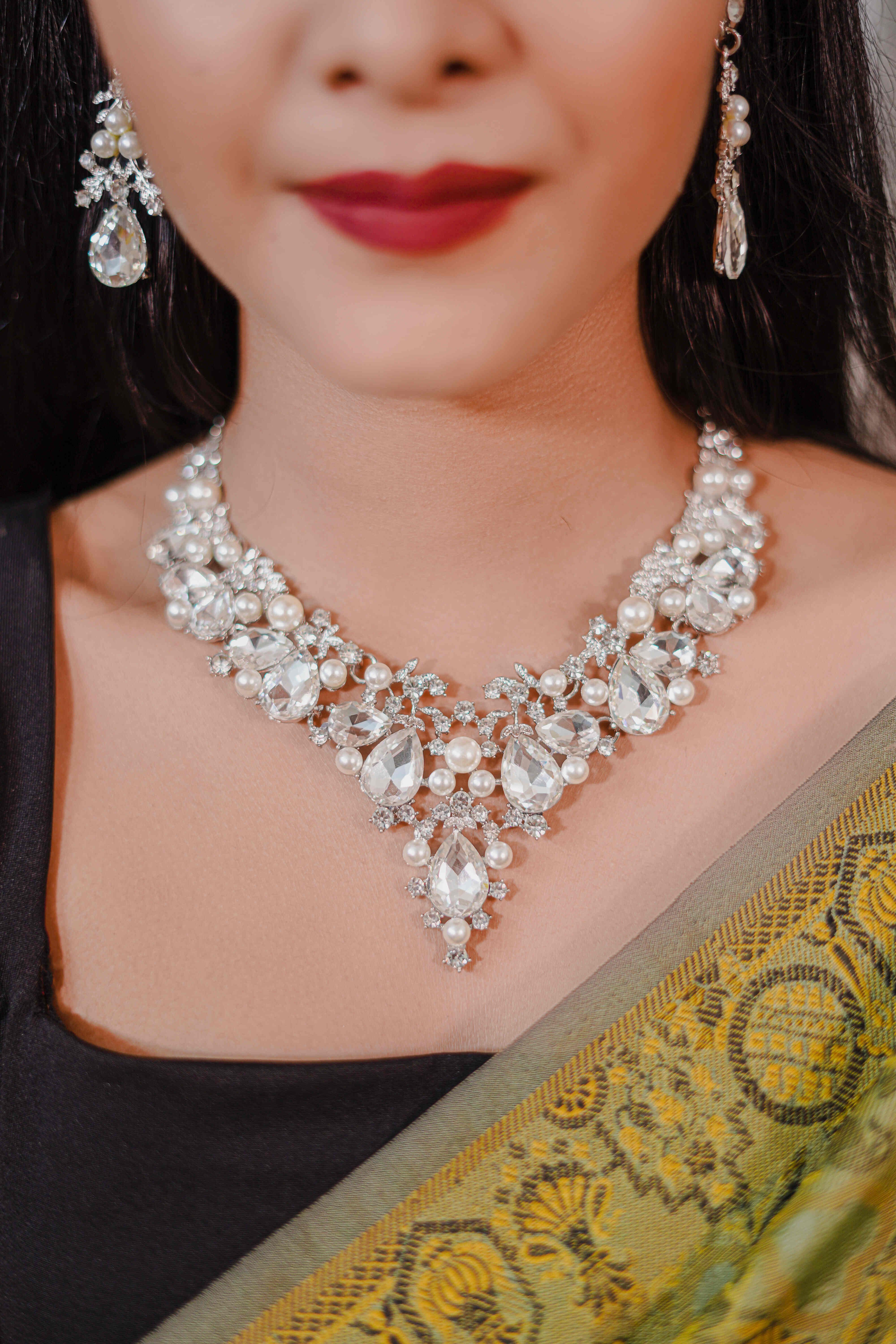 Elegant Crystal White Necklace & Earrings. Bridal Wedding Party Costume Jewelry Sets for Brides Women.